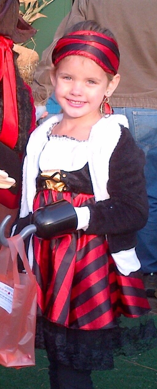 BDN_201027_COSTUME08